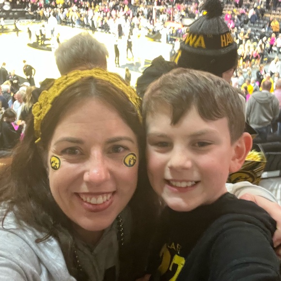 Meet your Posher, Liz - Picture 2 of 4